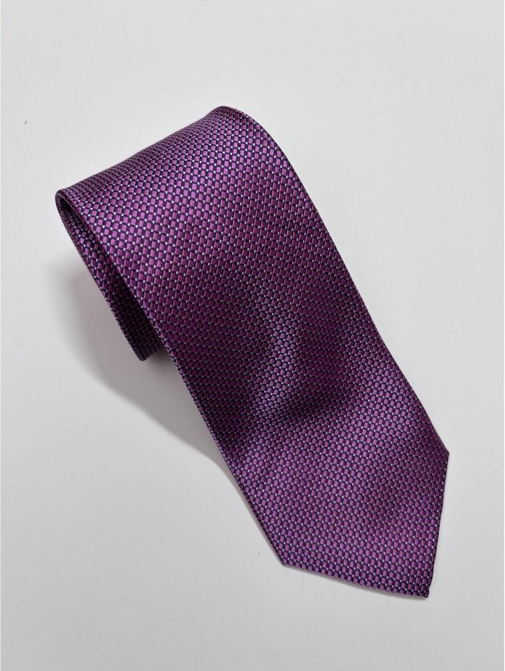 Nautica 100% Silk Tie In Dark Pink